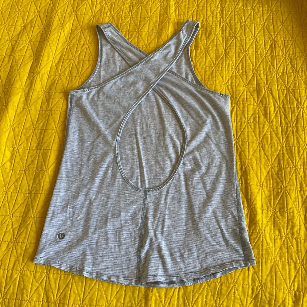 Lululemon cross back keyhole tank